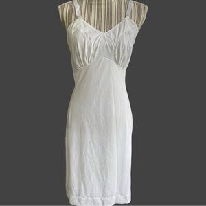 Movie Star slip/chemise size 34-average, vintage 60’s, double layer front, EUC